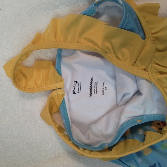 NWT NICKELODEON BABY SHARK RUFFLE SWIMSUIT ONE PIECE 3T UPF50+ - Picture 3 of 5